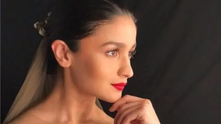 Protesters in Kashmir chant Zakir Musa’s name near shoot location of Alia Bhatt’s 'Raazi' Protesters in Kashmir chant Zakir Musa’s name near shoot location of Alia Bhatt’s 'Raazi'