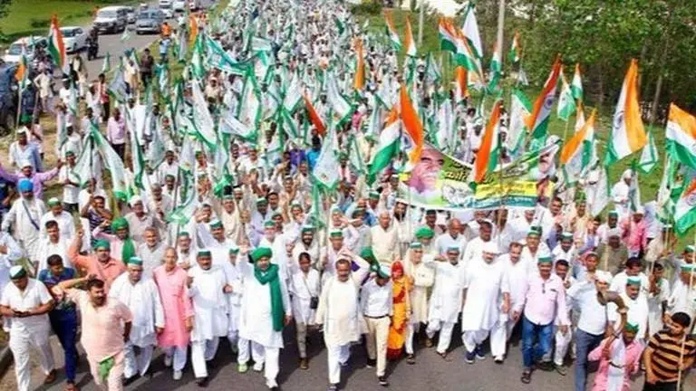 Mega farmers' rally: Heavy police deployment at Delhi-UP border as 70,000 farmers march towards National Capital. LIVE UPDATES- Mega farmers' rally: Heavy police deployment at Delhi-UP border as 70,000 farmers march towards National Capital. LIVE UPDATES-