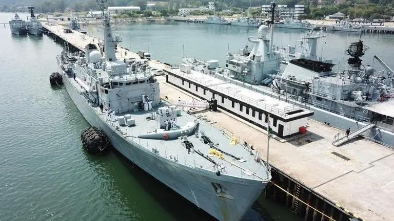 India Rushes Navy Ships To Earthquake-Hit Sulawesi India Rushes Navy Ships To Earthquake-Hit Sulawesi