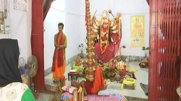 Navratri: This Durga Devotee Balances 21 Urns On Chest