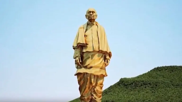 'Statue of Unity' gets finishing touches as unveiling nears 'Statue of Unity' gets finishing touches as unveiling nears