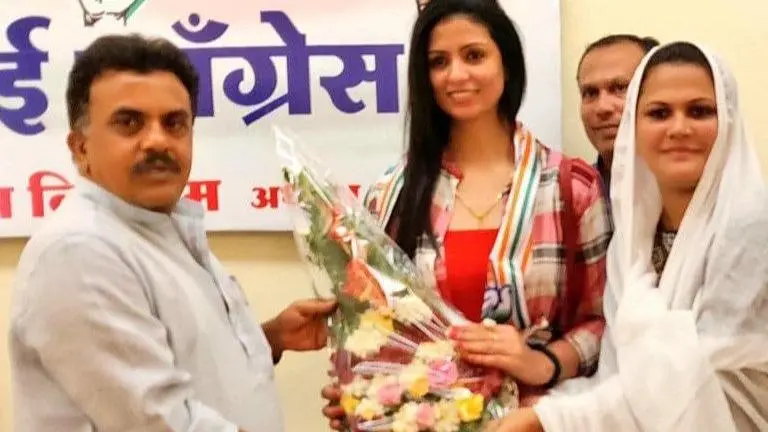 Mohammed Shami’s estranged wife Hasin Jahan joins Congress Mohammed Shami’s estranged wife Hasin Jahan joins Congress