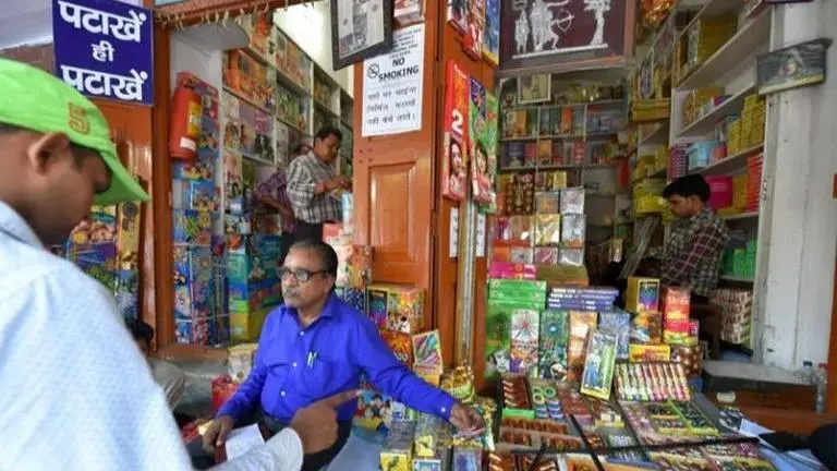 SC to pronounce verdict today on nationwide ban on firecrackers SC to pronounce verdict today on nationwide ban on firecrackers