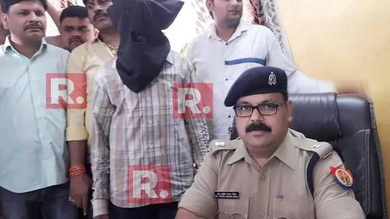 Suspected ISI agent arrested; foreign currency and electronic devices nabbed Suspected ISI agent arrested; foreign currency and electronic devices nabbed