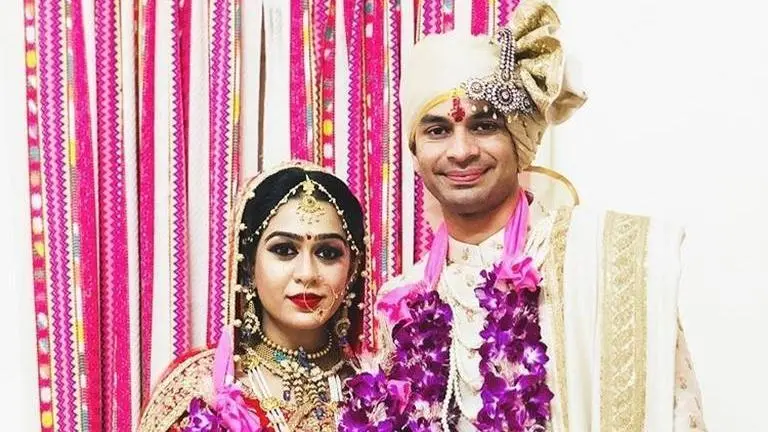 Dramatic intervention sees Aishwarya Rai remain overnight at Rabri Devi's, even as Tej Pratap heads to father Lalu Prasad to discuss divorce