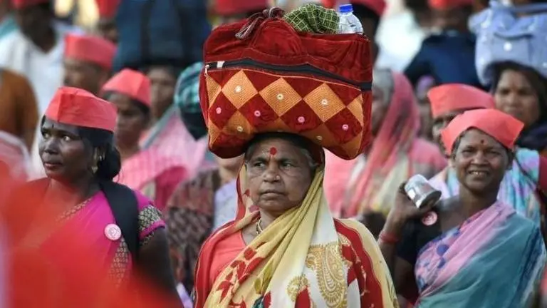 Farmers from across India converge in Delhi for Kisan March: UPDATES Farmers from across India converge in Delhi for Kisan March: UPDATES