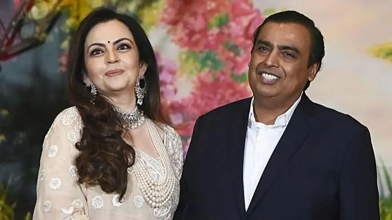 WATCH: Parents Mukesh Ambani and Nita Ambani Groove at Isha Ambani's sangeet ceremony WATCH: Parents Mukesh Ambani and Nita Ambani Groove at Isha Ambani's sangeet ceremony