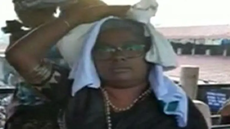 36-years-old Kerala woman activist dyed her hair grey, claims she entered Sabarimala temple 36-years-old Kerala woman activist dyed her hair grey, claims she entered Sabarimala temple