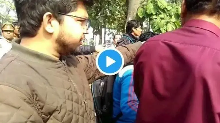 WATCH: How AMU students charged at Republic TV's crew to snatch its camera WATCH: How AMU students charged at Republic TV's crew to snatch its camera
