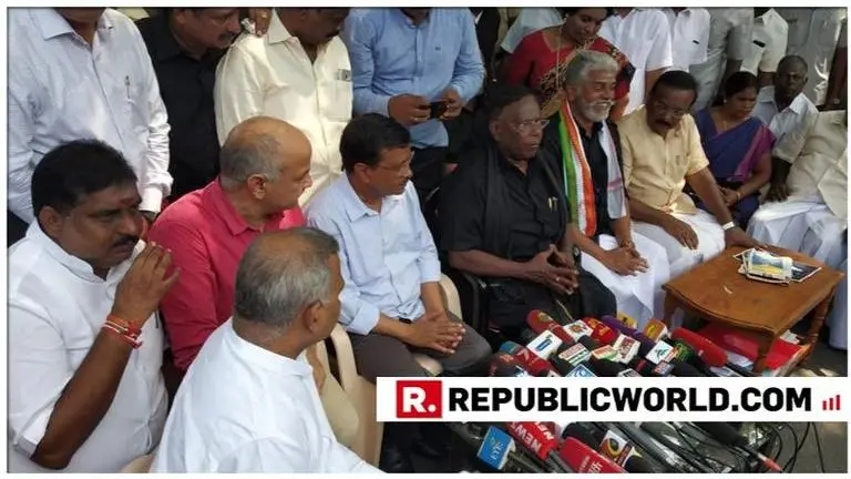 Arvind Kejriwal meets protesting Puducherry CM V Narayanasamy to show his solidarity, says 'Delhi like situation in Puducherry as well because of LG's over ruling' Arvind Kejriwal meets protesting Puducherry CM V Narayanasamy to show his solidarity, says 'Delhi like situation in Puducherry as well because of LG's over ruling'
