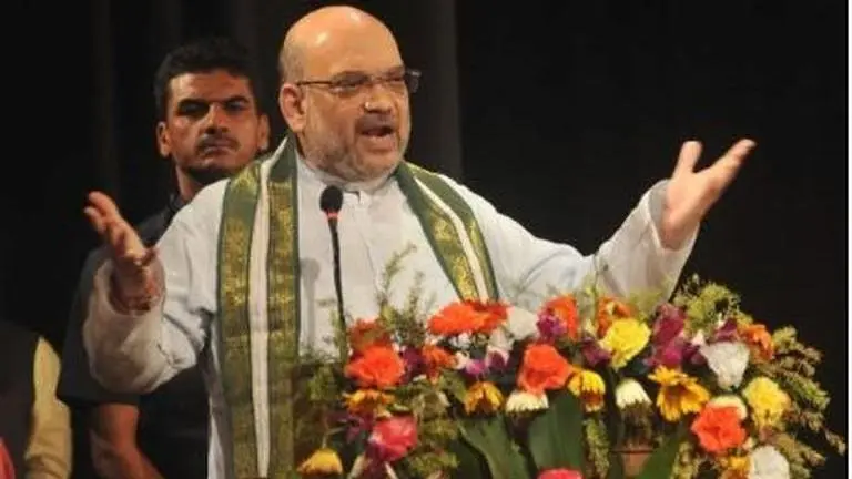 "This dhai CM sarkar cannot develop state", BJP president Amit Shah says Karnataka is being governed by "2.5 chief ministers" "This dhai CM sarkar cannot develop state", BJP president Amit Shah says Karnataka is being governed by "2.5 chief ministers"