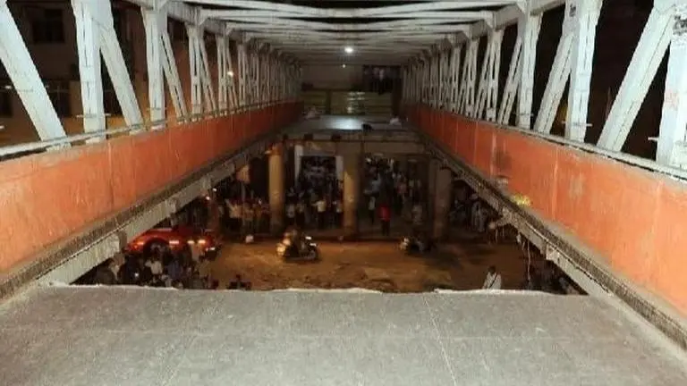 ACCESSED: BMC's structural audit report of foot over bridge near CSMT station which collapsed says it was in "good condition"