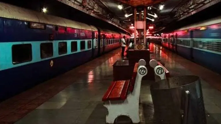 37 railway stations to be developed as "eco-smart stations" in span of 3 months: Centre 37 railway stations to be developed as "eco-smart stations" in span of 3 months: Centre