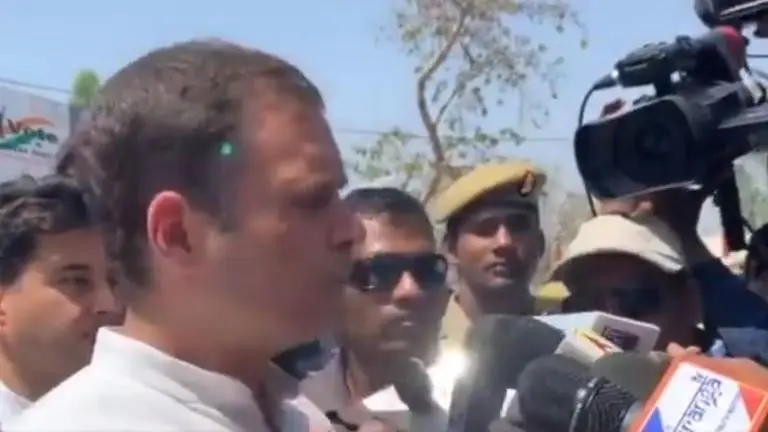 'Congress sniper threat charge was green light flashed on Rahul Gandhi by AICC photographer's phone': MHA Sources