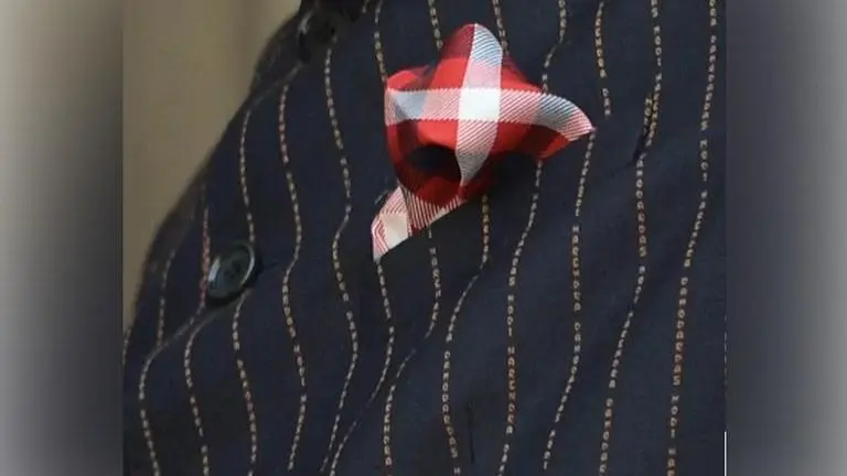 Diamond merchant who bought Prime Minister Narendra Modi's suit duped of Rs 1 crore