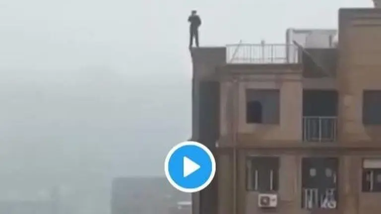 Mumbai Police shares a disturbing video of man falling from a building while clicking a selfie, faces backlash from Twitterati