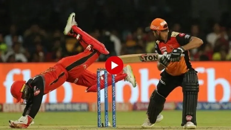 WATCH: Virat Kohli's expressions are hard to miss as Manish Pandey has a lucky escape Virat Kohli