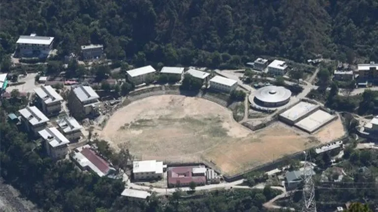 IIT Mandi's self-cleaning glass can purify water using sunlight