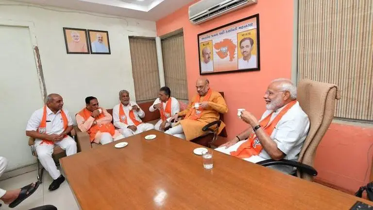 PM Modi visits party office from where he operated initially, says "learnt a lot sitting in a small room" PM Modi visits party office from where he operated initially, says "learnt a lot sitting in a small room"