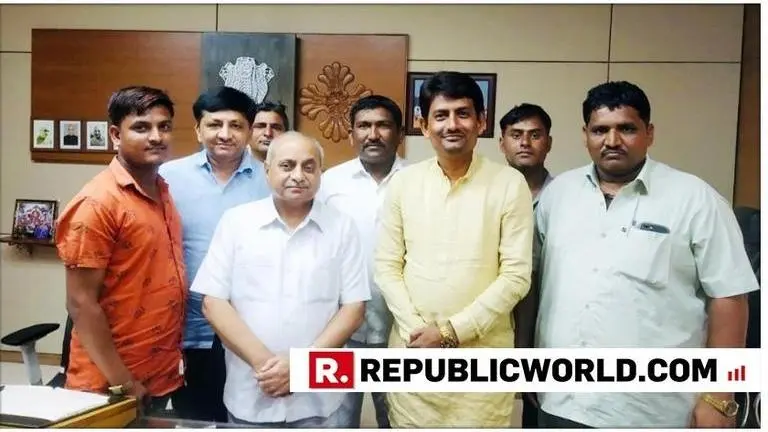 BIG: Former Congress leader Alpesh Thakor likely to join BJP, meets with Nitin Patel and Jitu Vaghani BIG: Former Congress leader Alpesh Thakor likely to join BJP, meets with Nitin Patel and Jitu Vaghani