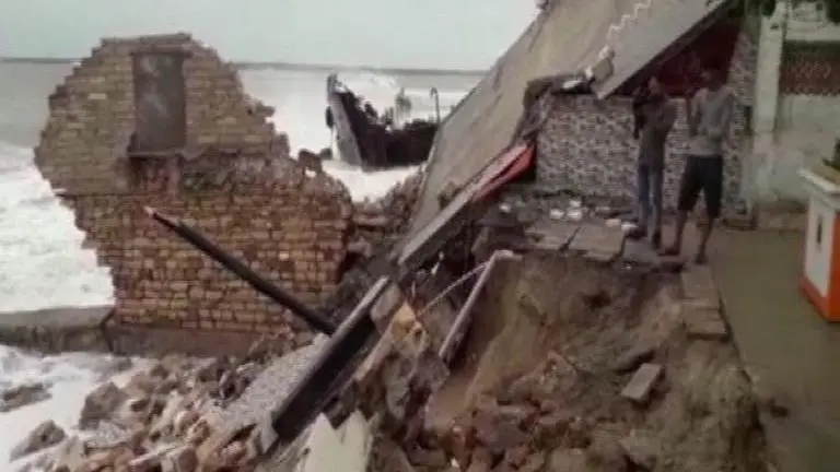Cyclone Vayu: Portion of Porbandar's Bhuteshwar Mahadev temple collapses