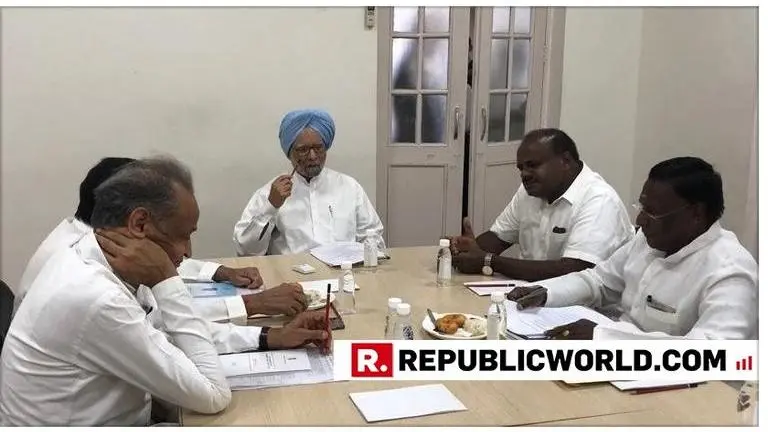 Former PM Dr Manmohan Singh chairs meeting with Chief Ministers of Congress-ruled states in New Delhi, discusses agendas to be raised with PM Modi in Niti Aayog meeting