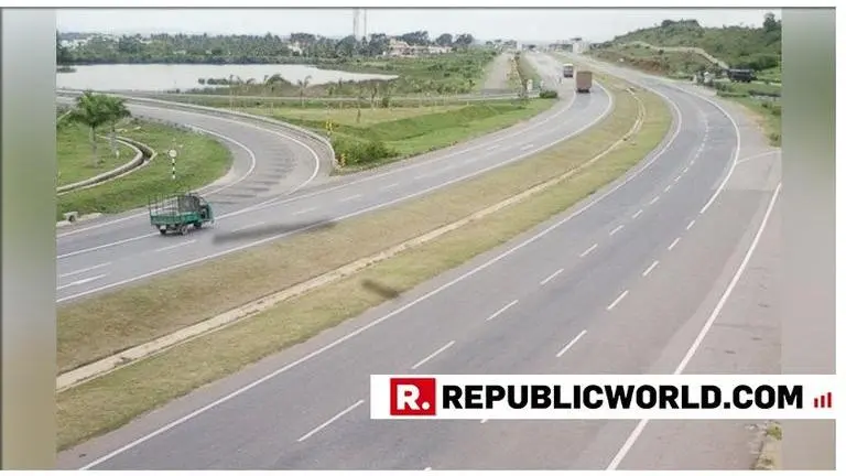 Eco-friendly roads: LDA constructs roads using 8-10% plastics mxed with coal tar in Lucknow, as a pilot green experiment Eco-friendly roads: LDA constructs roads using 8-10% plastics mxed with coal tar in Lucknow, as a pilot green experiment
