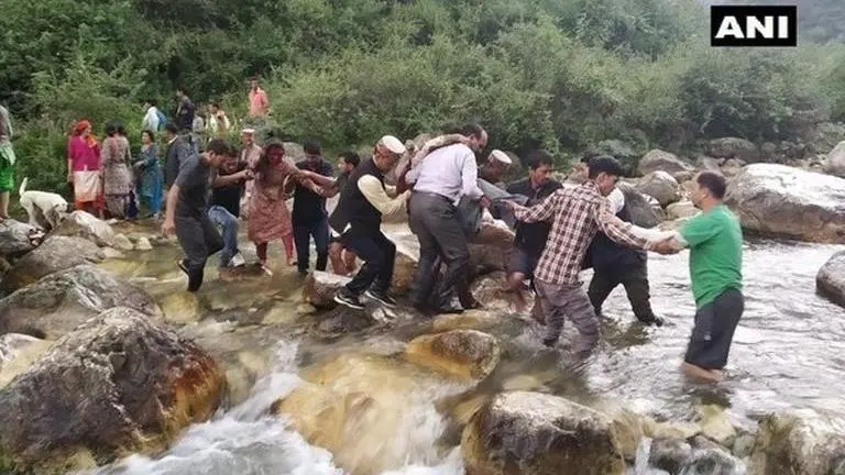 Kullu bus accident: Death toll rises to 33