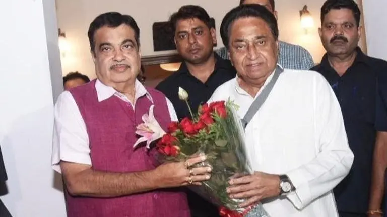 Madhya Pradesh CM Kamal Nath meets Union Transport Minister Nitin Gadkari over road projects in Madhya Pradesh Madhya Pradesh CM Kamal Nath meets Union Transport Minister Nitin Gadkari over road projects in Madhya Pradesh