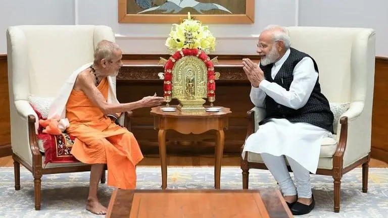 Guru Poornima: PM Modi meets Sri Vishvesha Teertha Swamiji of Udupi's Sri Pejavara Adokshaja Matha