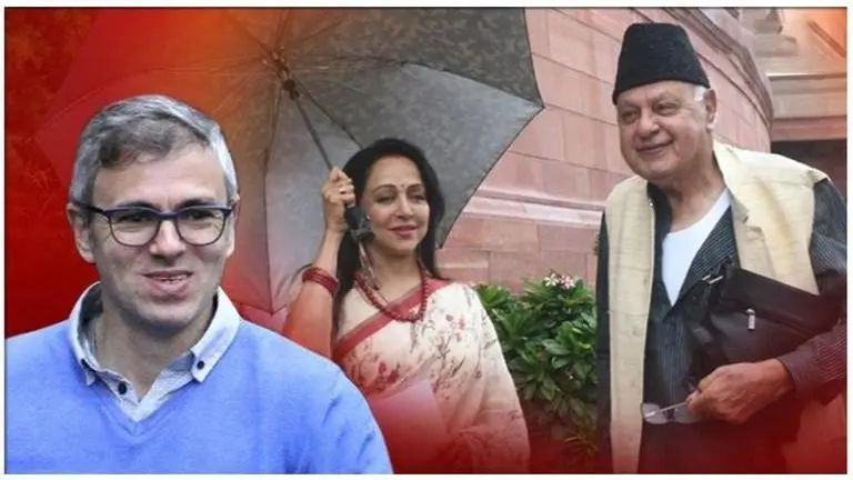 Her broom-work may be awry but Omar Abdullah clearly agrees with Hema Malini's umbrella-holding skills. Here's proof Her broom-work may be awry but Omar Abdullah clearly agrees with Hema Malini's umbrella-holding skills. Here's proof