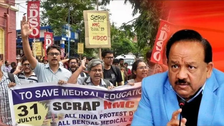 AIIMS, Safdarjung doctors call off strike after meeting with Health Minister Harsh Vardhan AIIMS, Safdarjung doctors call off strike after meeting with Health Minister Harsh Vardhan