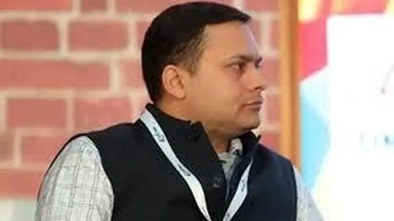 " To think that the Congress party would do anything different was just naive" says BJP's Amit Malviya on Sonia Gandhi's appointment as Congress interim President " To think that the Congress party would do anything different was just naive" says BJP's Amit Malviya on Sonia Gandhi's appointment as Congress interim President