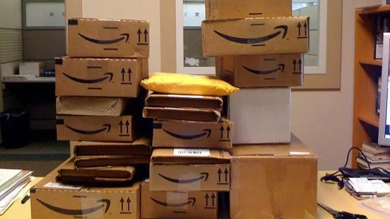 Uttar Pradesh: Customer gets used Sony phone in iPhone box from Amazon, FIR filed