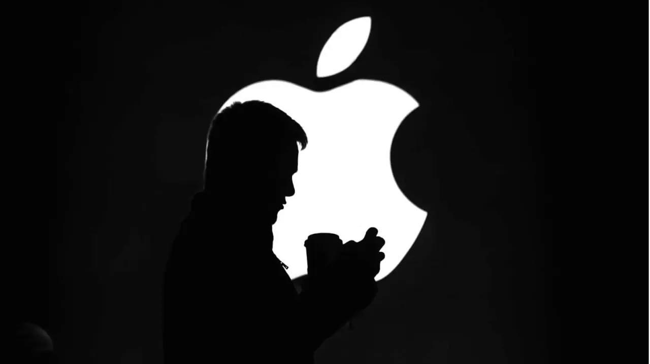 Apple announces biggest $110 billion share buyback after quarterly earnings beat estimates China's Commerce Minister Meets Apple CEO Tim CookÂ