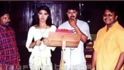 Priyanka Chopra Drops Unseen Photo With Thalapathy Vijay As Thamizhan