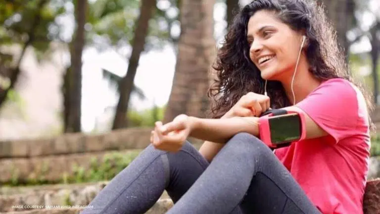 Saiyami Kher's freezing selfie from Rohtang Pass as she shoots for 'Wild Dog' saiyami kher