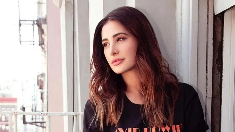 Nargis Fakhri and beau Justin Santos enjoy painting on their 'wonderful date night' Nargis Fakhri