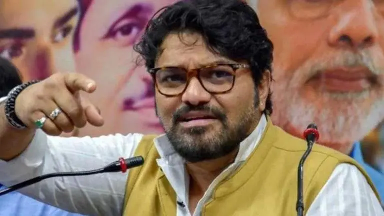 Babul Supriyo faces protest during visit to cyclone-hit areas