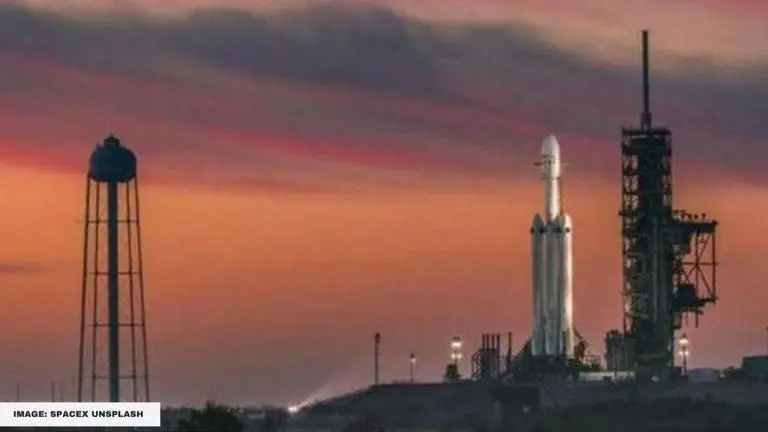 nasa suspends Spacex contract