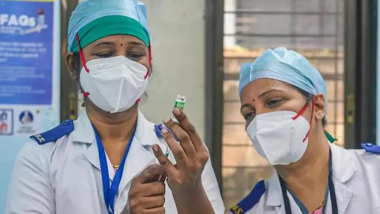 Over 3,200 healthcare workers administered COVID vaccine in Himachal Pradesh