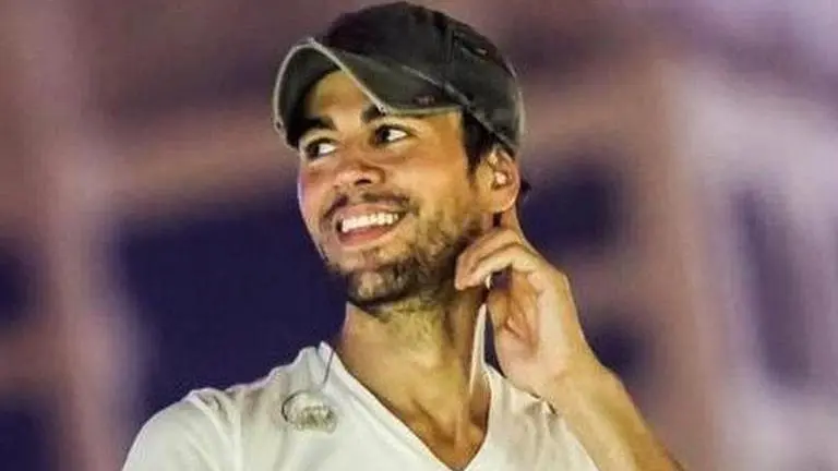 Enrique Iglesias pulls out of headlining music festival gig due to pneumonia enrique iglesias