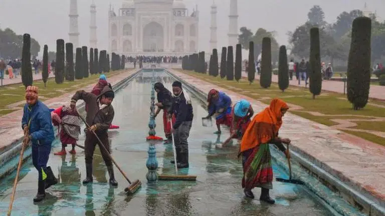 Agra decked up to welcome Trump; security forces fortify city, Taj Mahal
