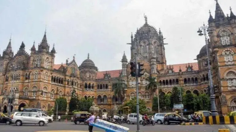 Parts of Mumbai, adjoining cities suffer over hour-long power cut as transmission line trips Mumbai Power Outage