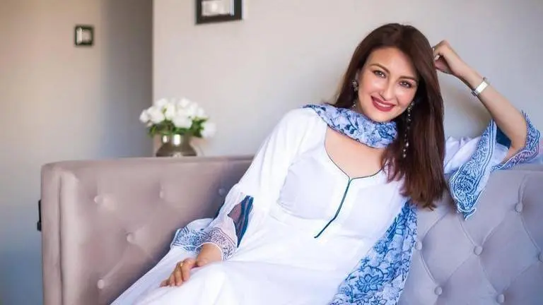 Saumya Tandon shares adorable video with her son, fans comment 'beautiful mom and son' Saumya Tandon