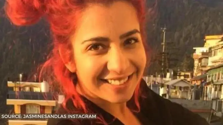 Jasmine Sandlas has degree in Psychology and other lesser-known facts about the artist Jasmine Sandlas