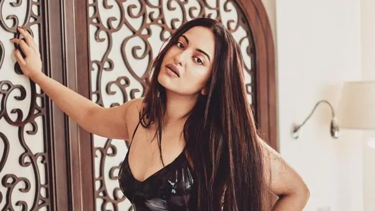 Sonakshi Sinha's versatile hair colour experiments to take inspiration from; see pics Sonakshi Sinha