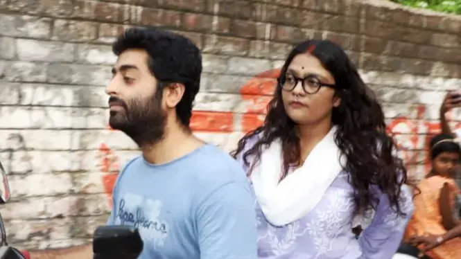 Arijit Singh Travels On Scooter With Wife To Cast Vote In Viral Video | Watch Arijit Singh