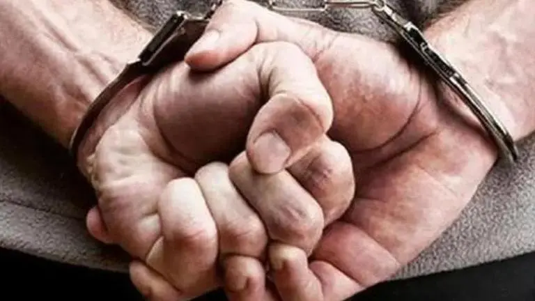 4 arrested for bid to smuggle narcotics, tobacco items