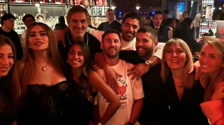 Sofia Vergara, Lionel Messi Dine With Friends At Miami Steak House - Photo Goes Viral Sofia Vergara and Lionel Messi